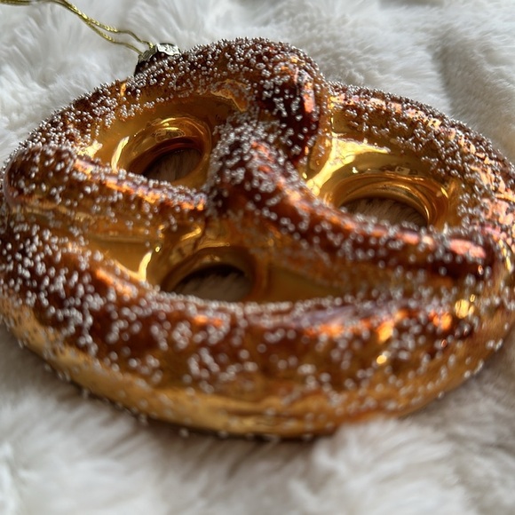 Cody Foster Glass Salted Bavarian Pretzel Christmas Tree Ornament Glitter Gold - Picture 3 of 7